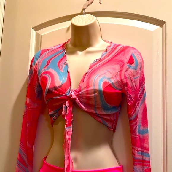 New Mesh Tie Front long sleeve Crop Top - Picture 2 of 8
